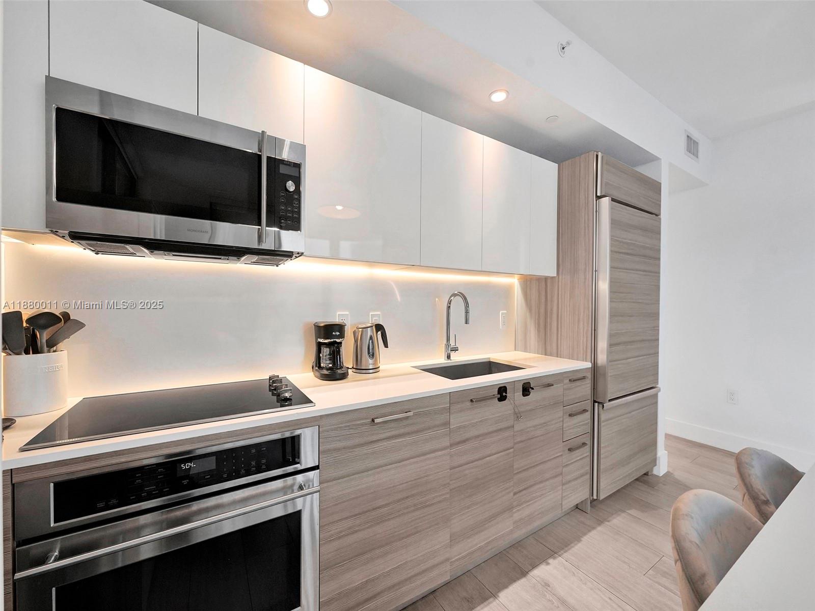 3401 MIDTOWN CONDO - Residential Lease