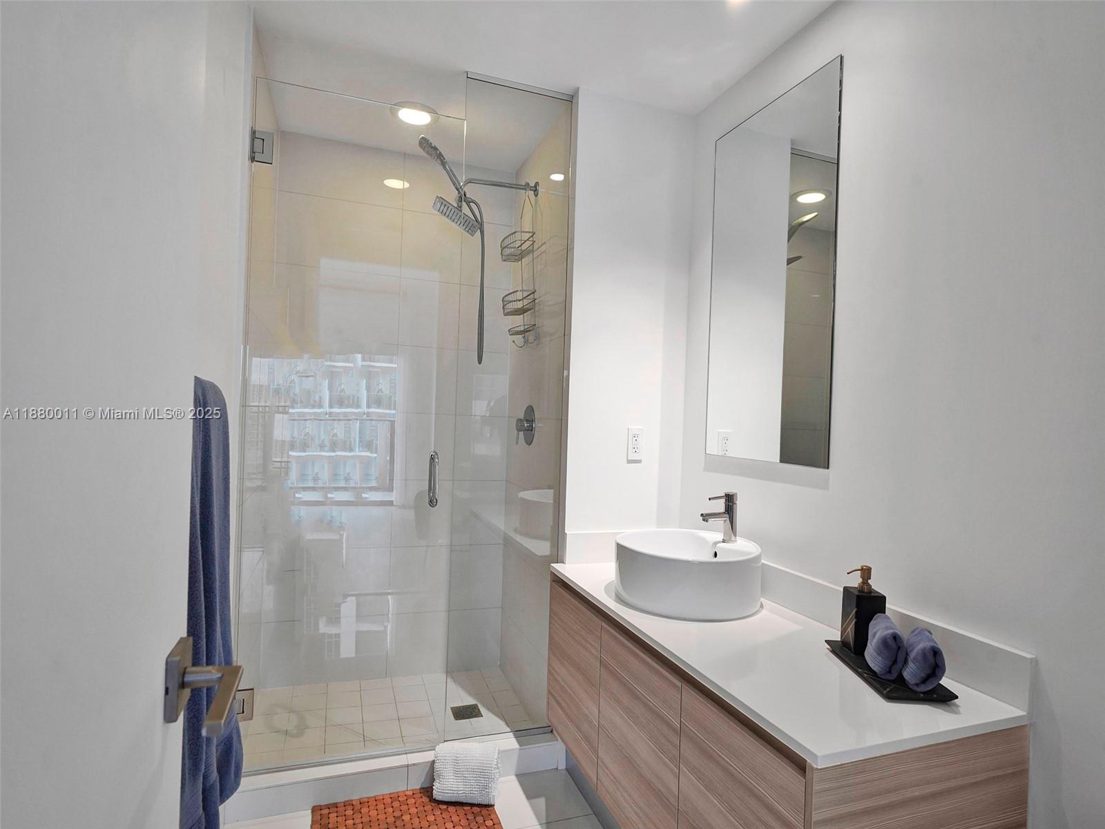 3401 MIDTOWN CONDO - Residential Lease