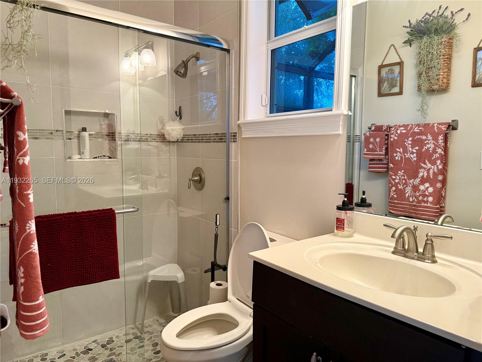 REDLAND REEF - Residential