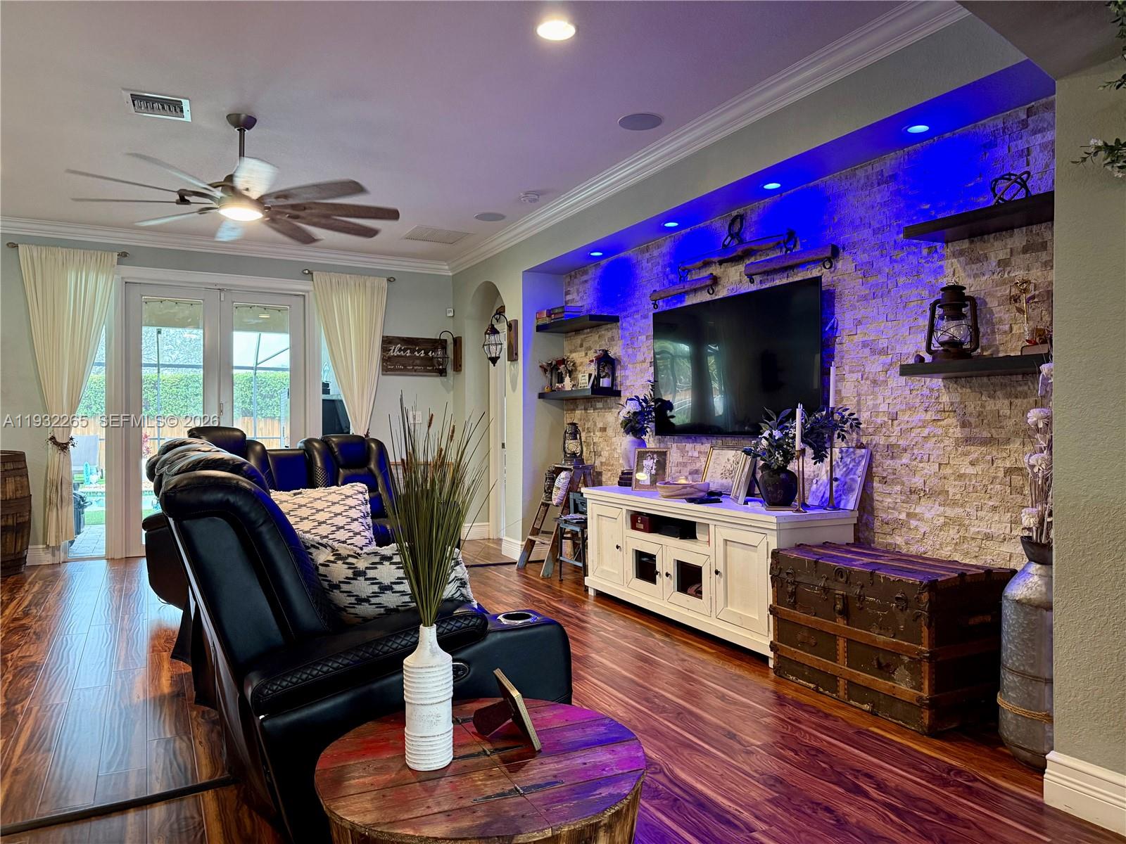 REDLAND REEF - Residential