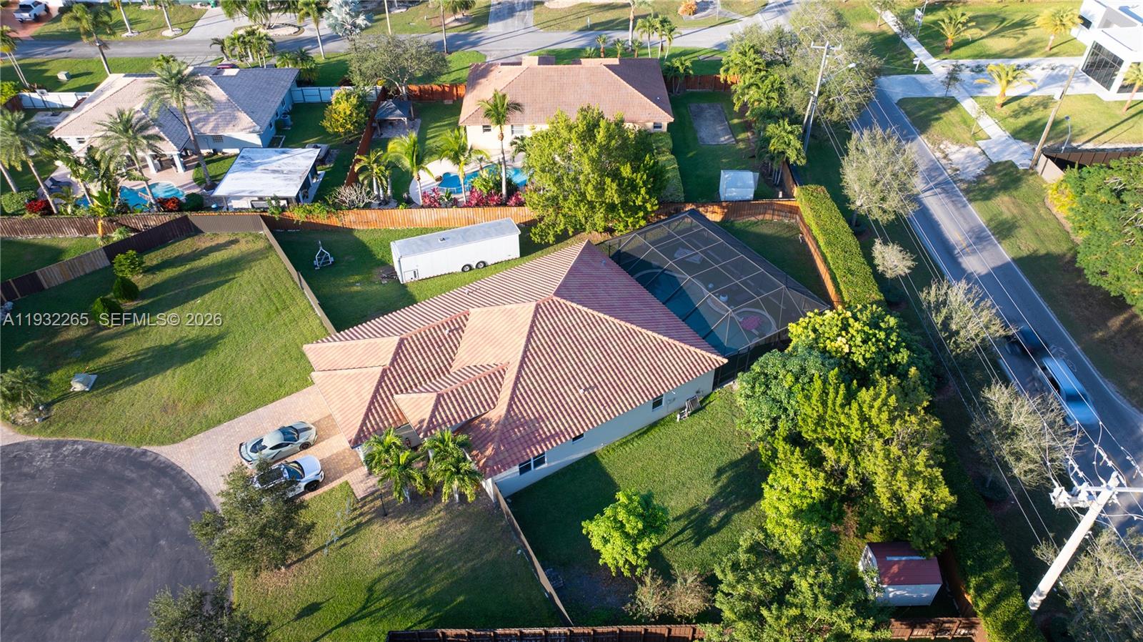 REDLAND REEF - Residential