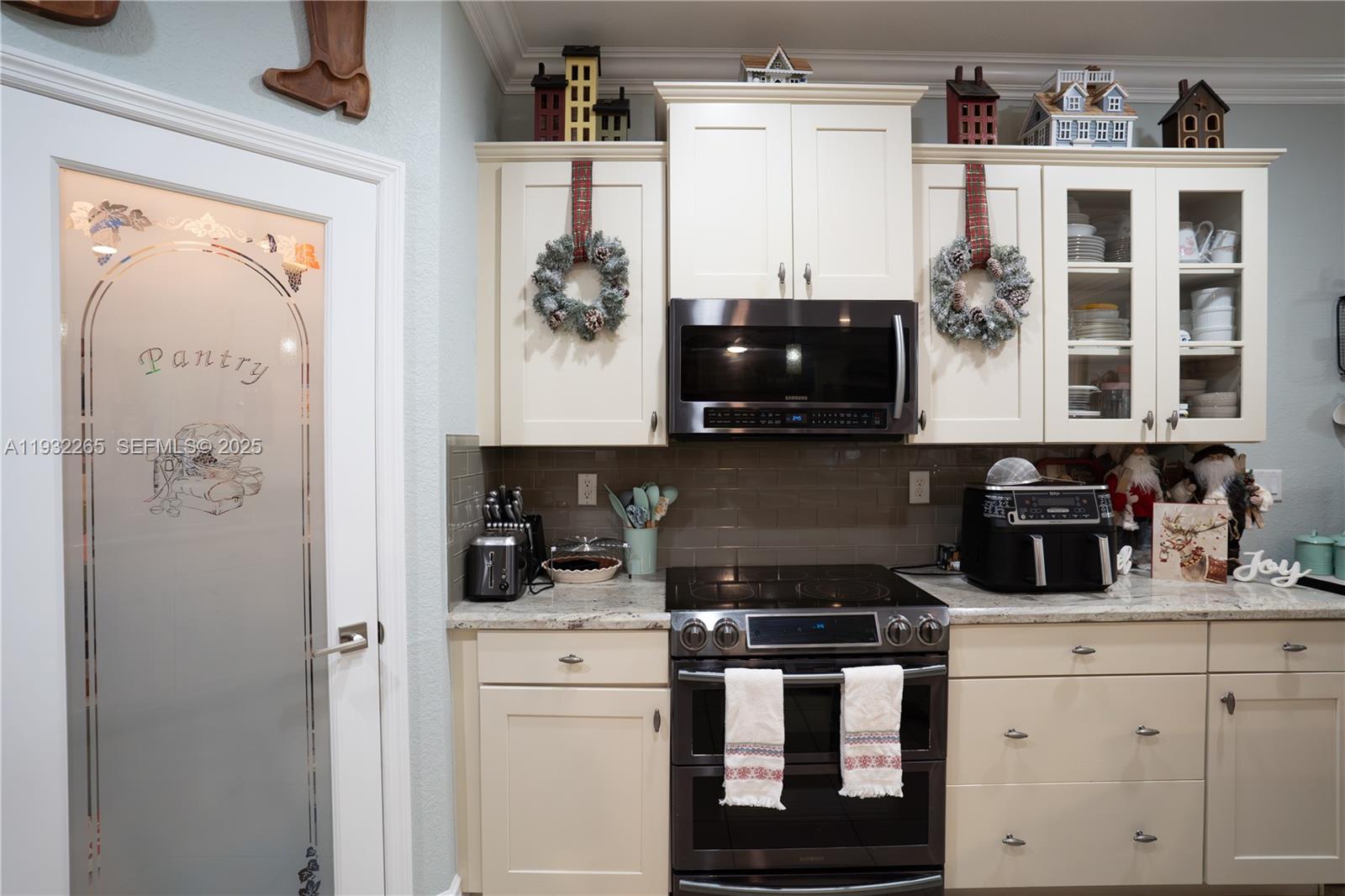 REDLAND REEF - Residential