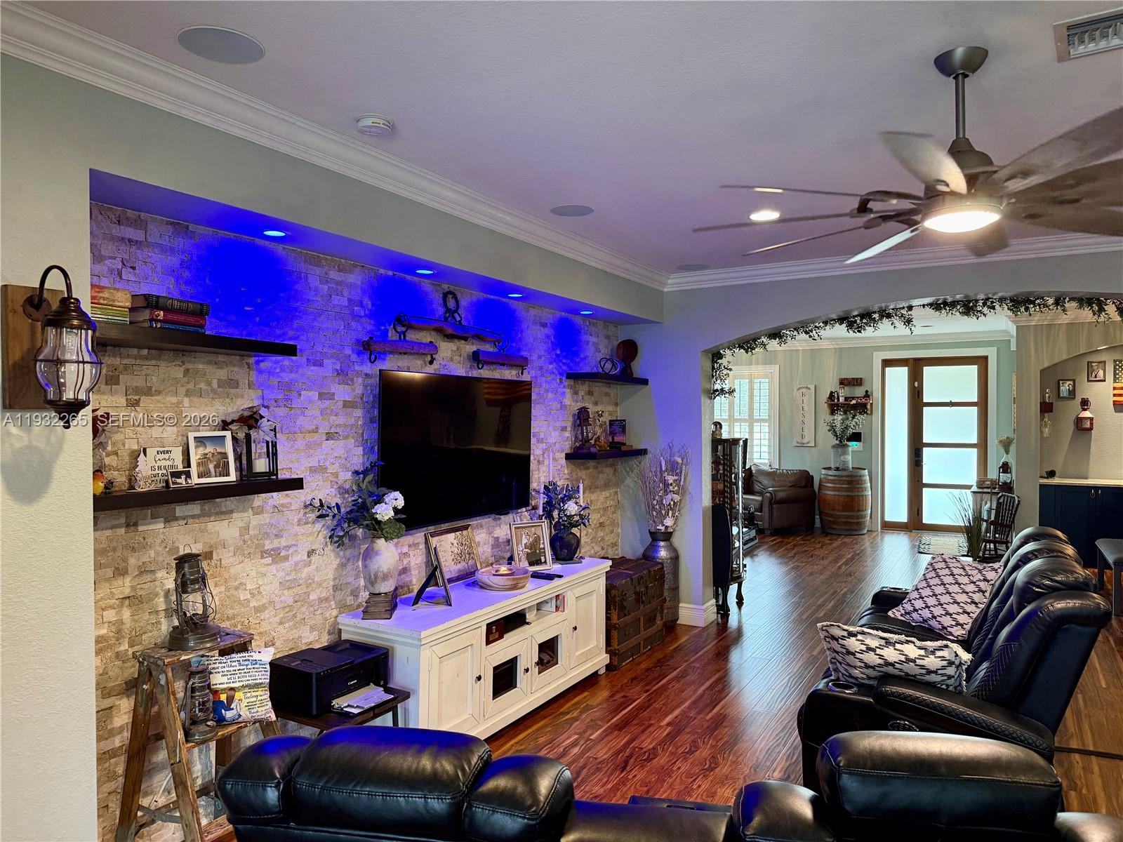 REDLAND REEF - Residential