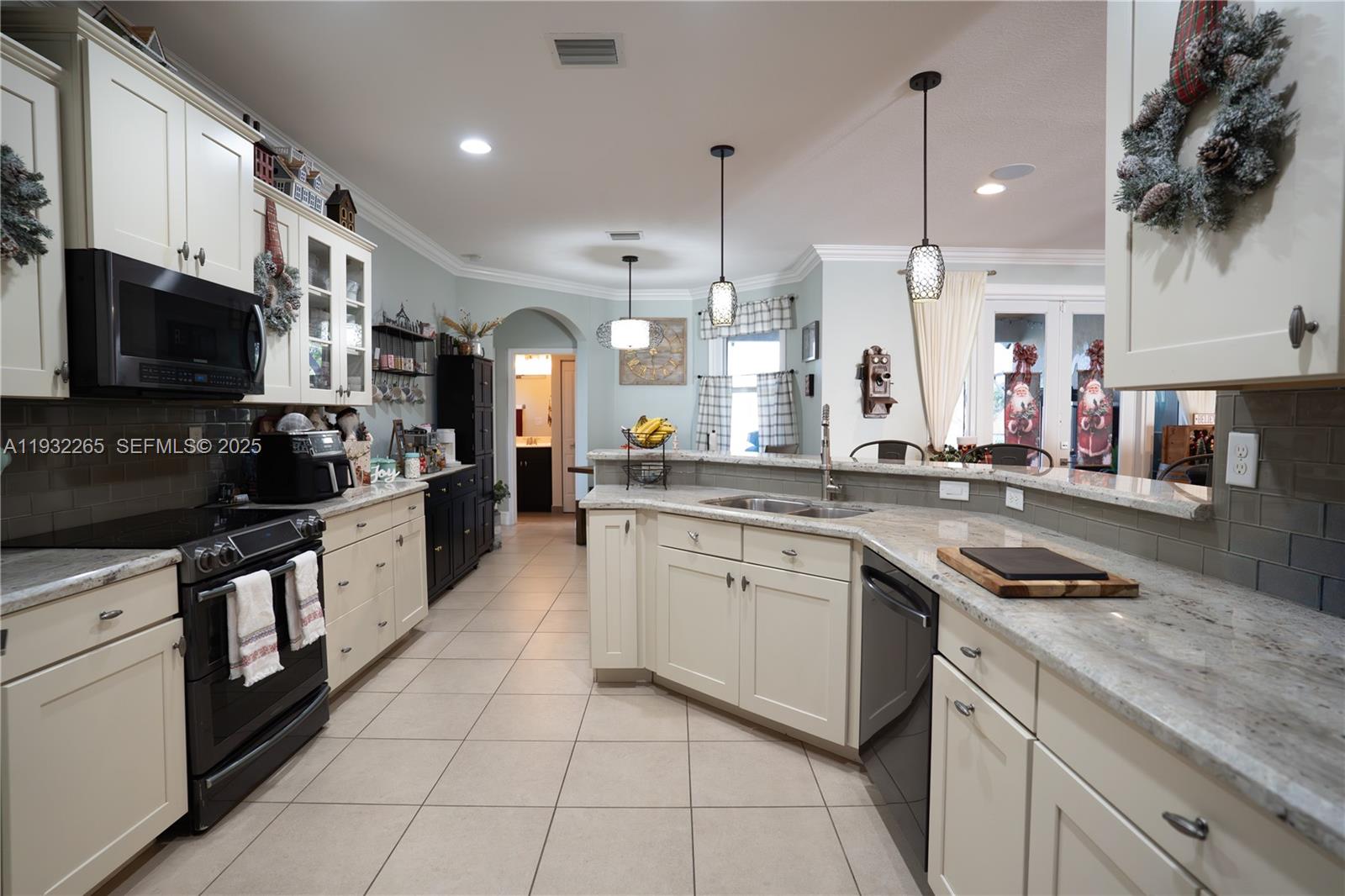 REDLAND REEF - Residential