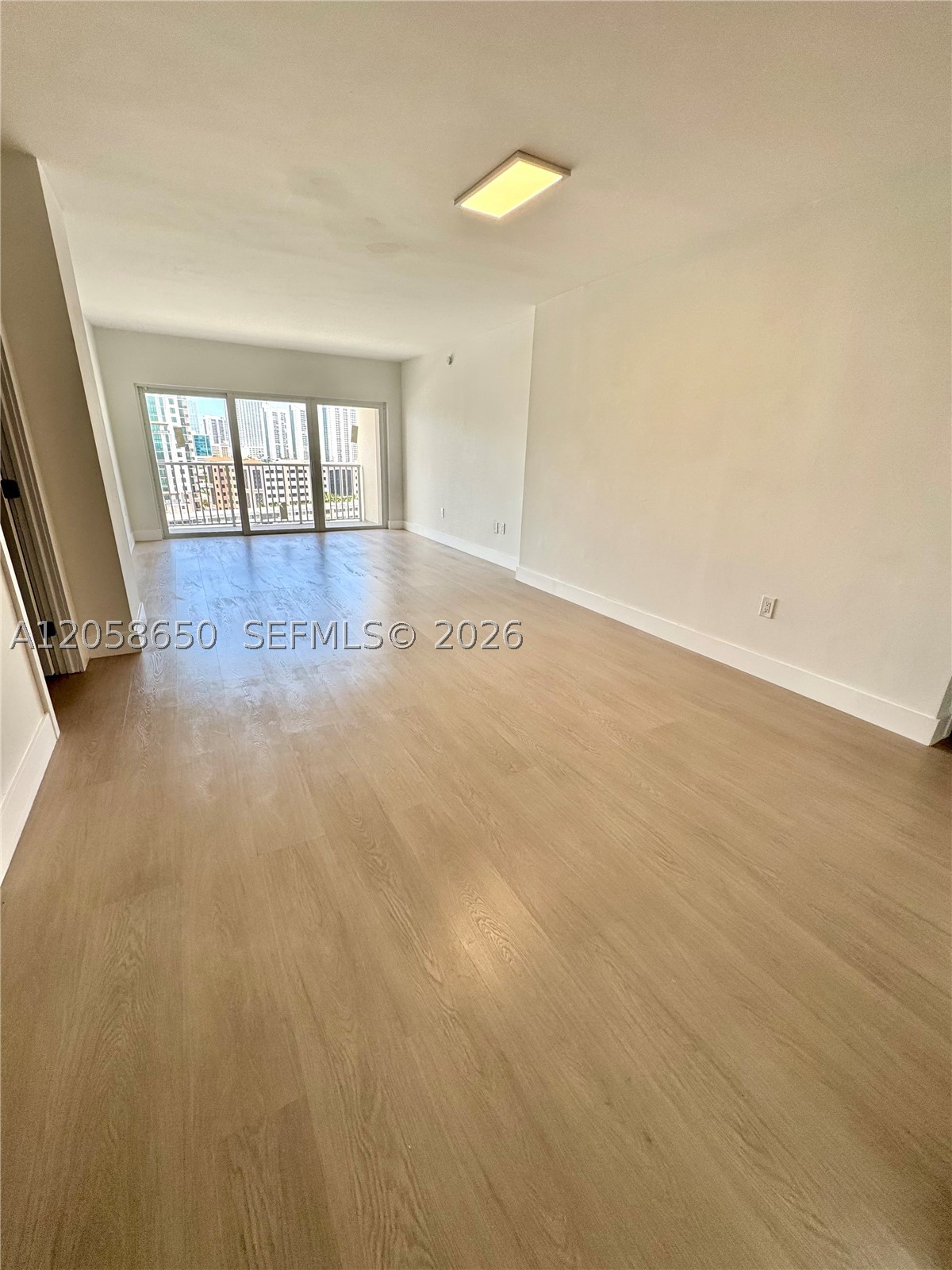 300 Bayview Dr 1201