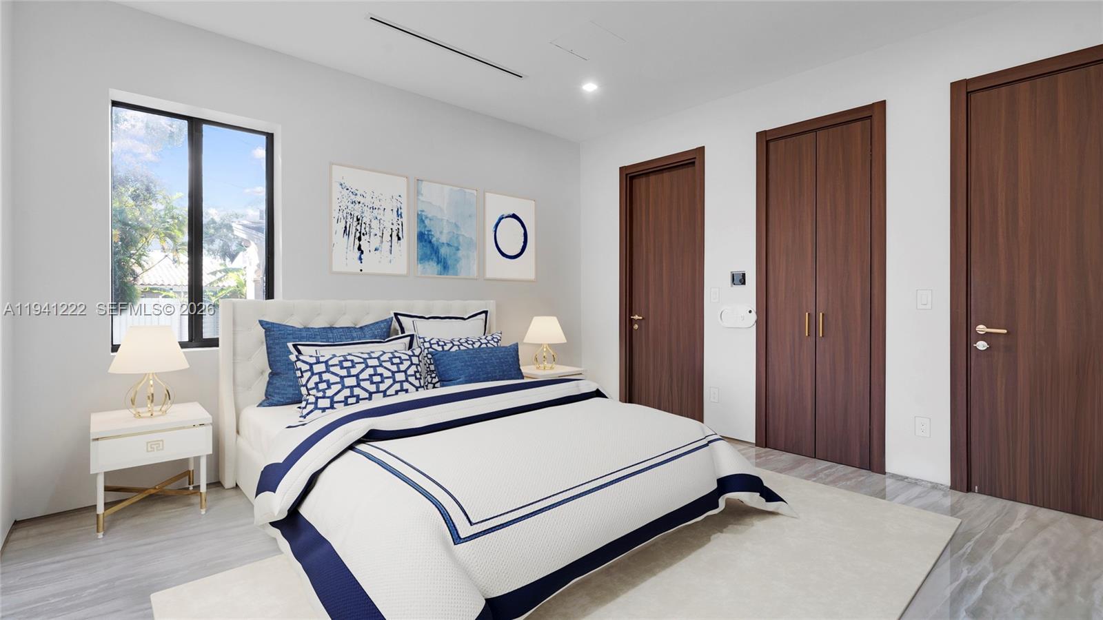 ENCHANTED LAKE - Residential