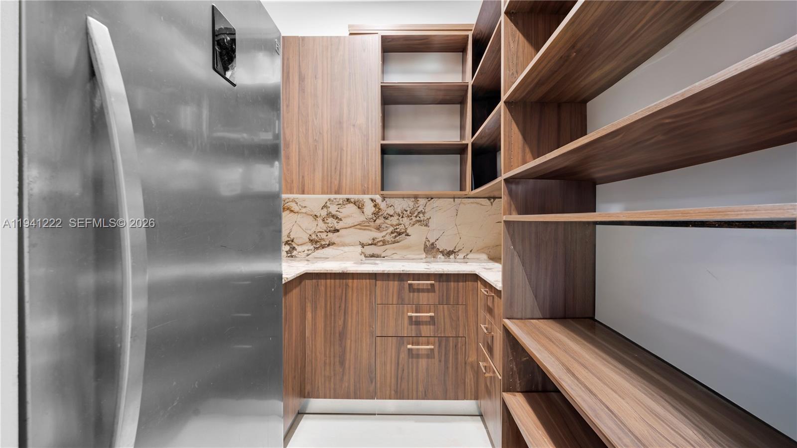 ENCHANTED LAKE - Residential