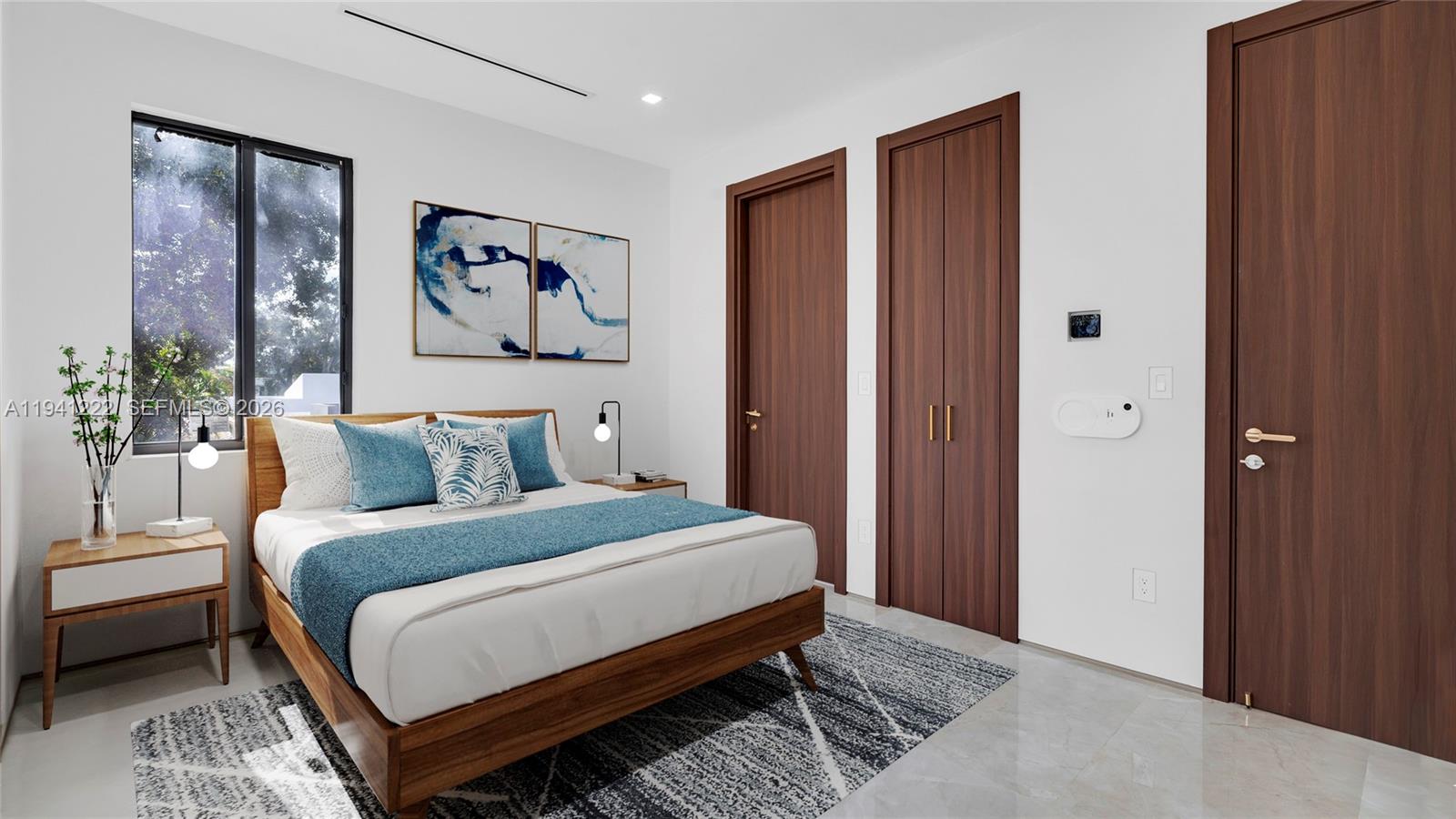 ENCHANTED LAKE - Residential