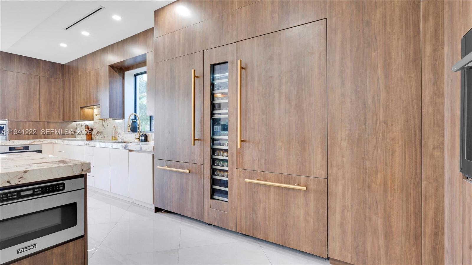 ENCHANTED LAKE - Residential