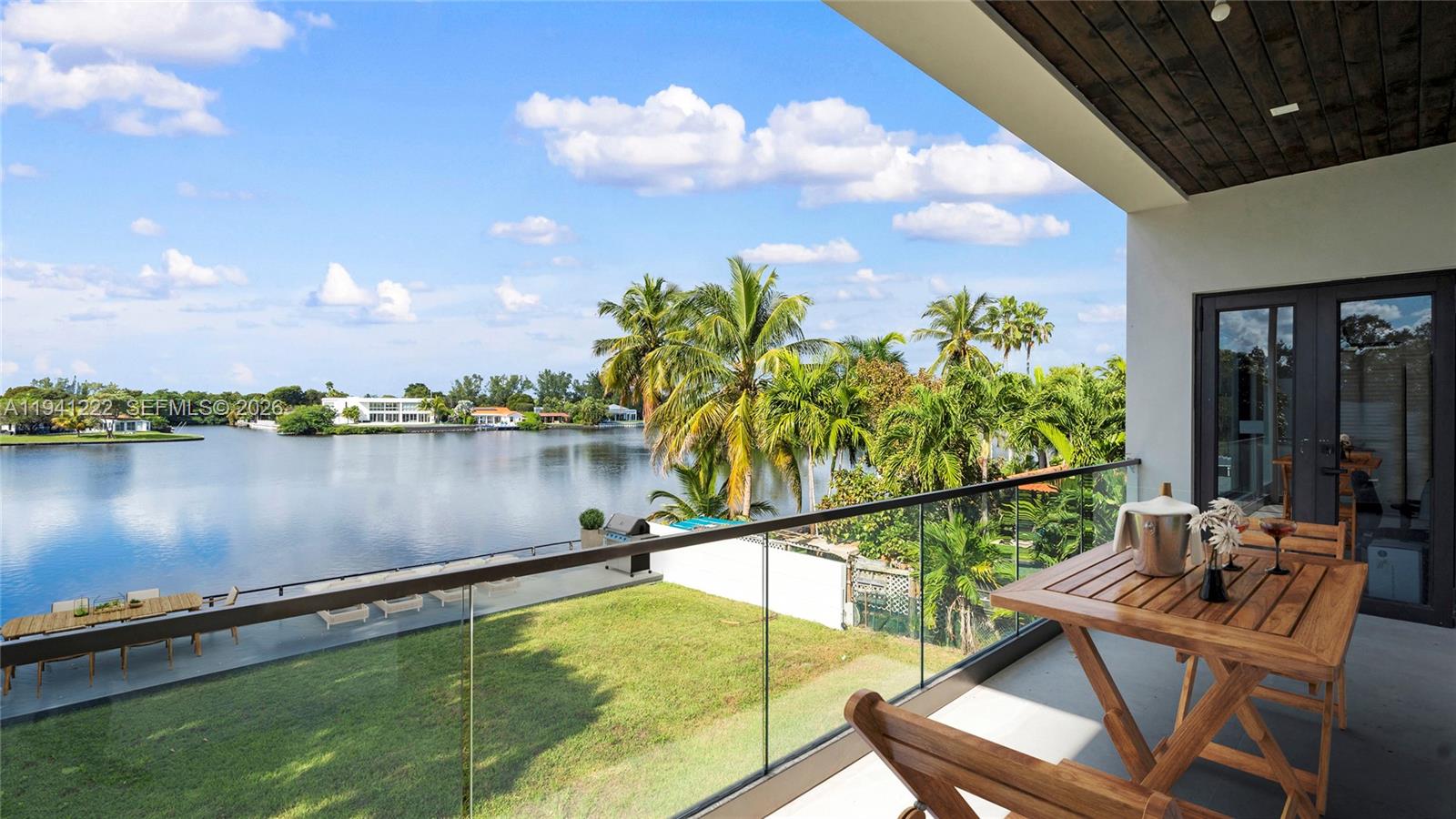 ENCHANTED LAKE - Residential