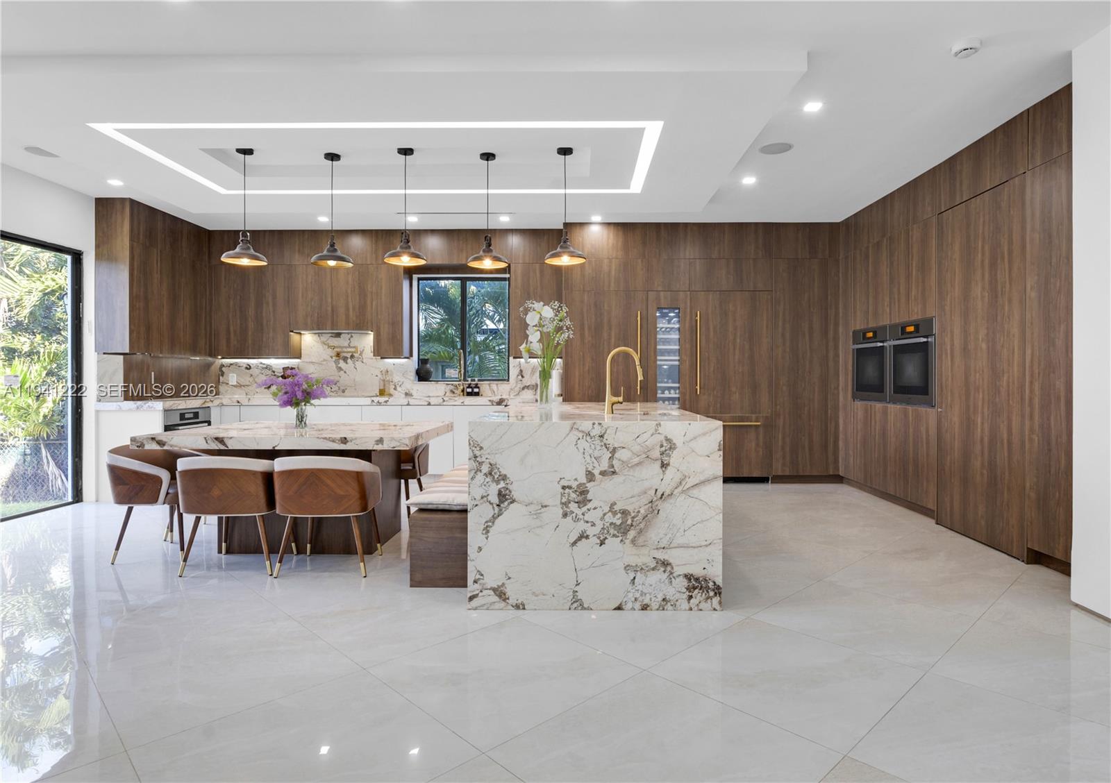 ENCHANTED LAKE - Residential