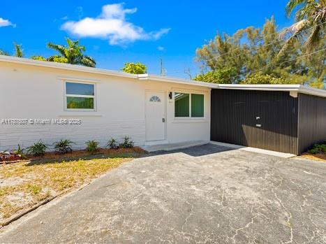 1310 Nw 41st St, Oakland Park, Miami-Dade County, Florida - 3 Bedrooms  
2 Bathrooms - 