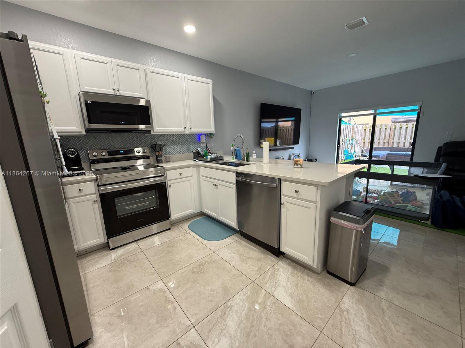 BAYWINDS OF DOMINICA AND - Residential