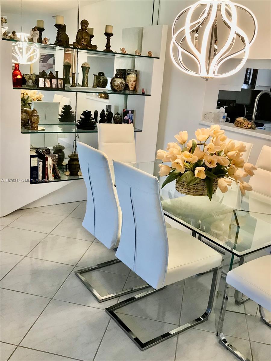 MEADOWBROOK LAKES CONDO - Residential