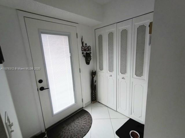 MEADOWBROOK LAKES CONDO - Residential