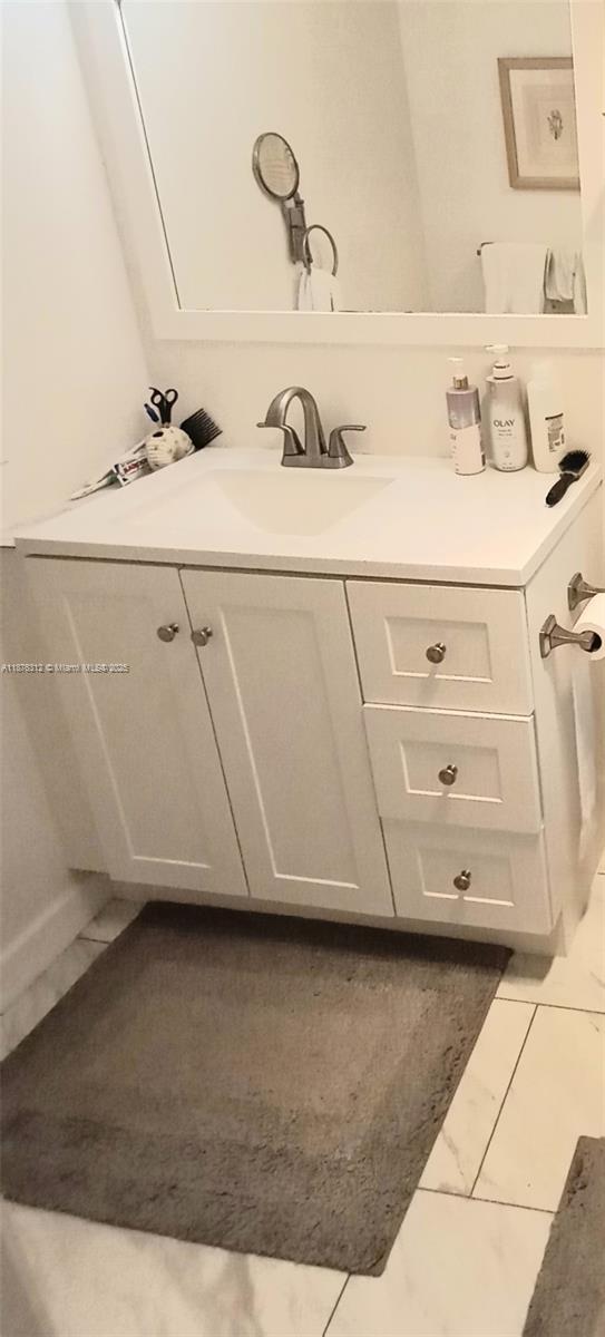 MEADOWBROOK LAKES CONDO - Residential