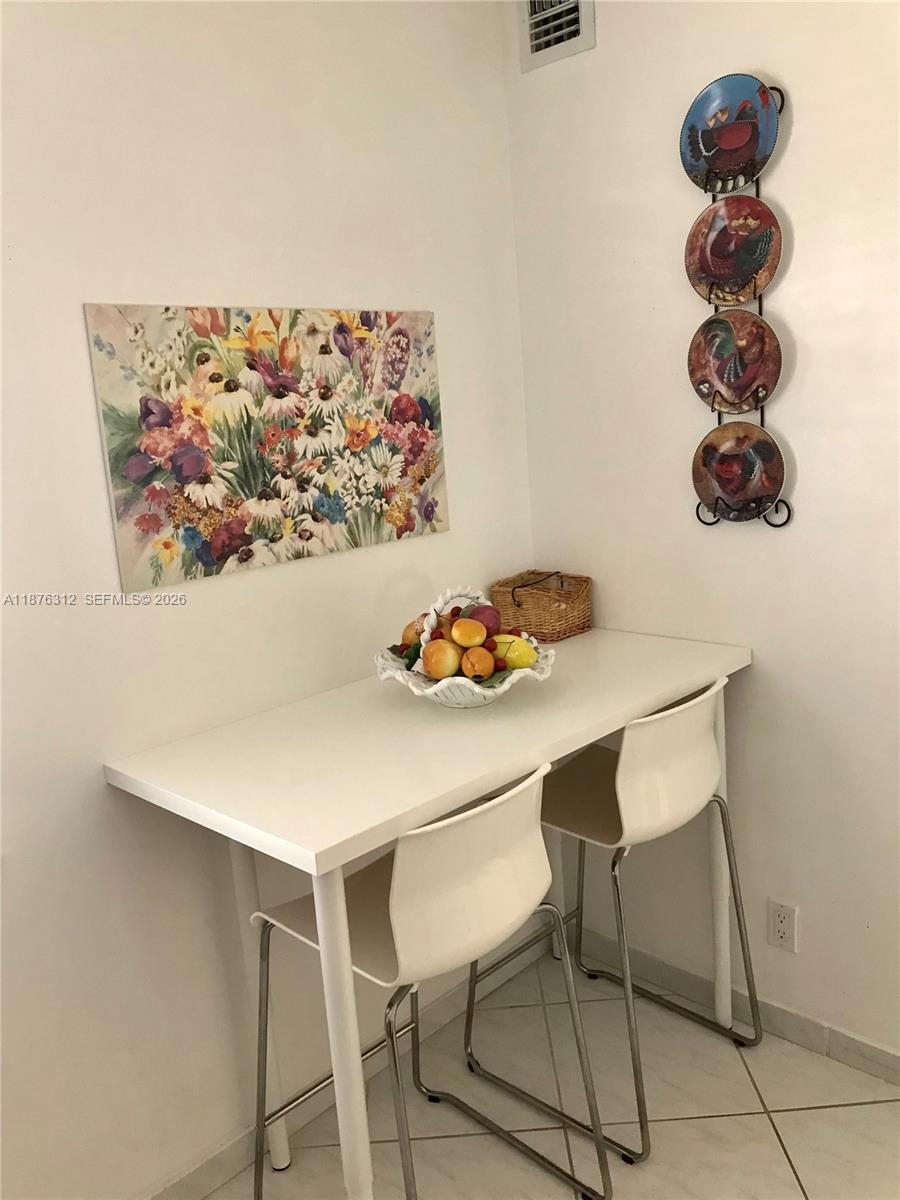 MEADOWBROOK LAKES CONDO - Residential