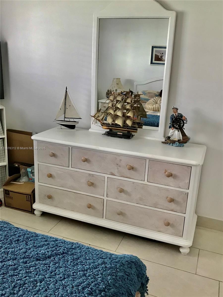 MEADOWBROOK LAKES CONDO - Residential