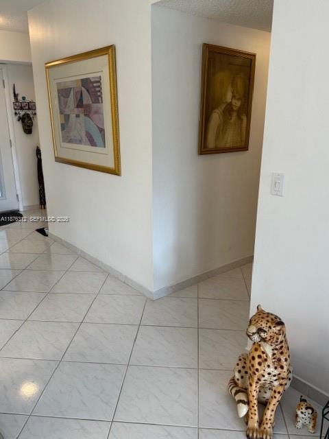 MEADOWBROOK LAKES CONDO - Residential