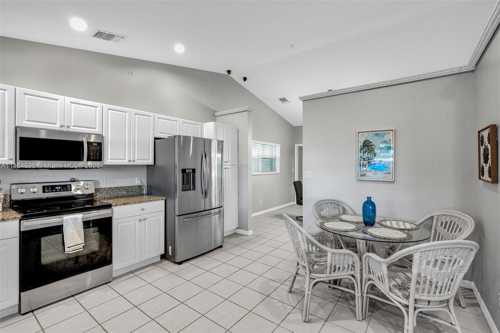 PORT LARGO 3RD ADD - Residential