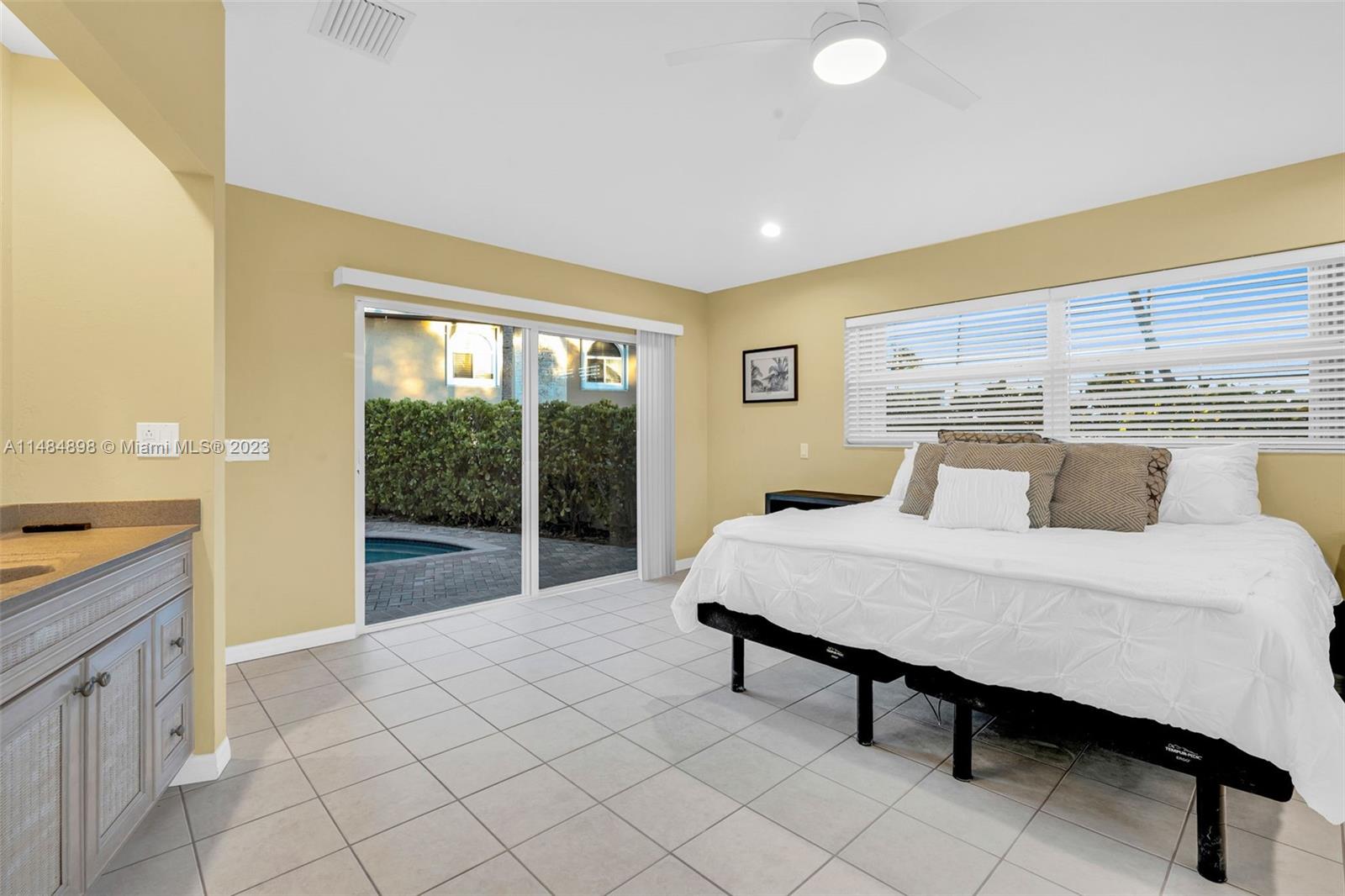 PORT LARGO 3RD ADD - Residential