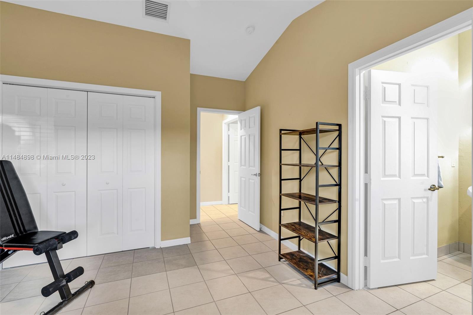 PORT LARGO 3RD ADD - Residential