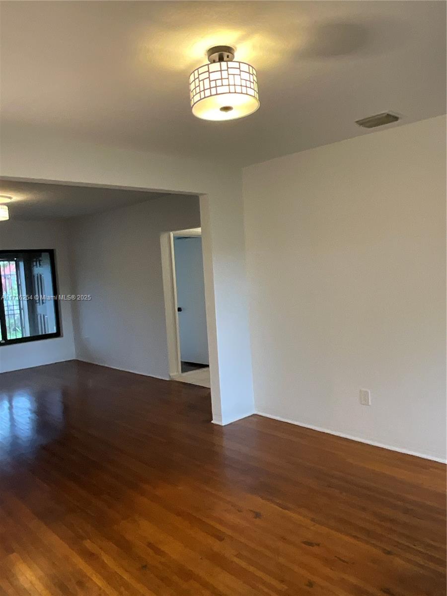 CRESTWOOD - Residential