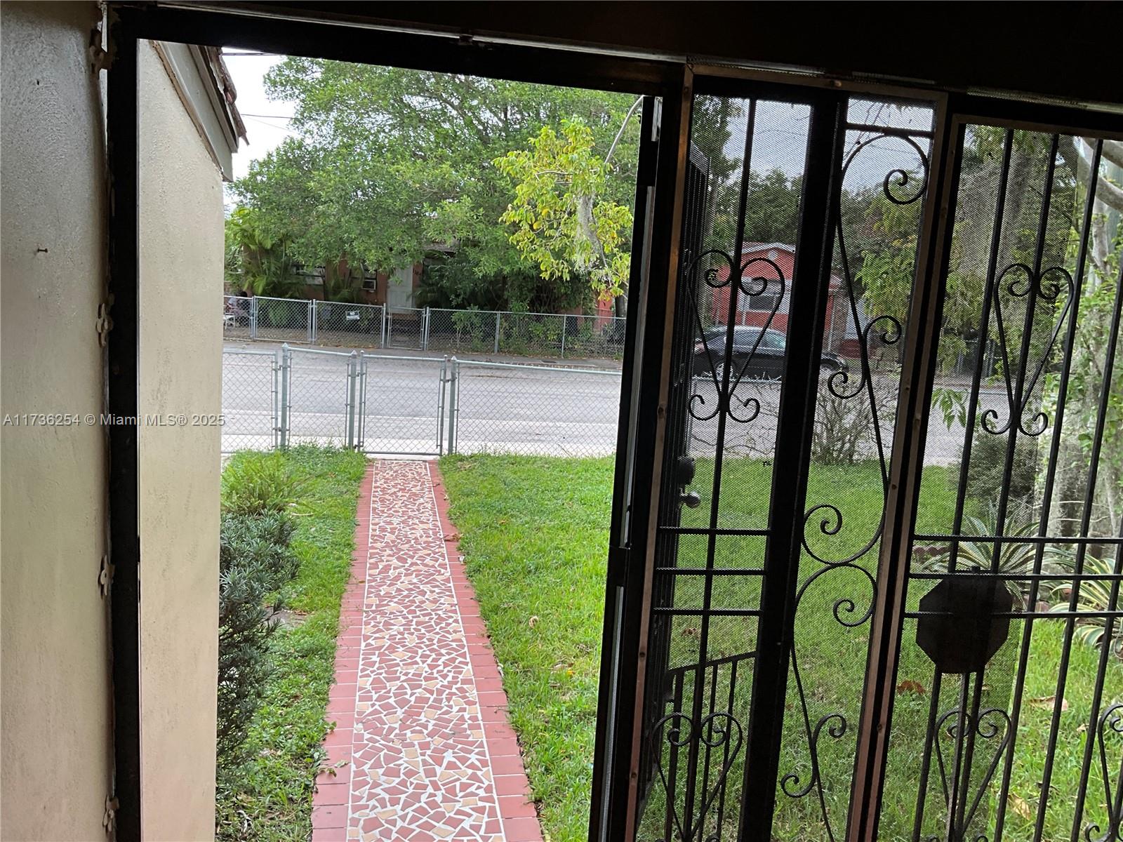 CRESTWOOD - Residential