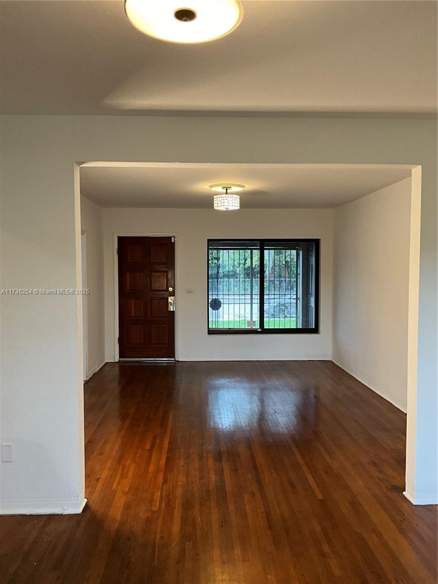 CRESTWOOD - Residential