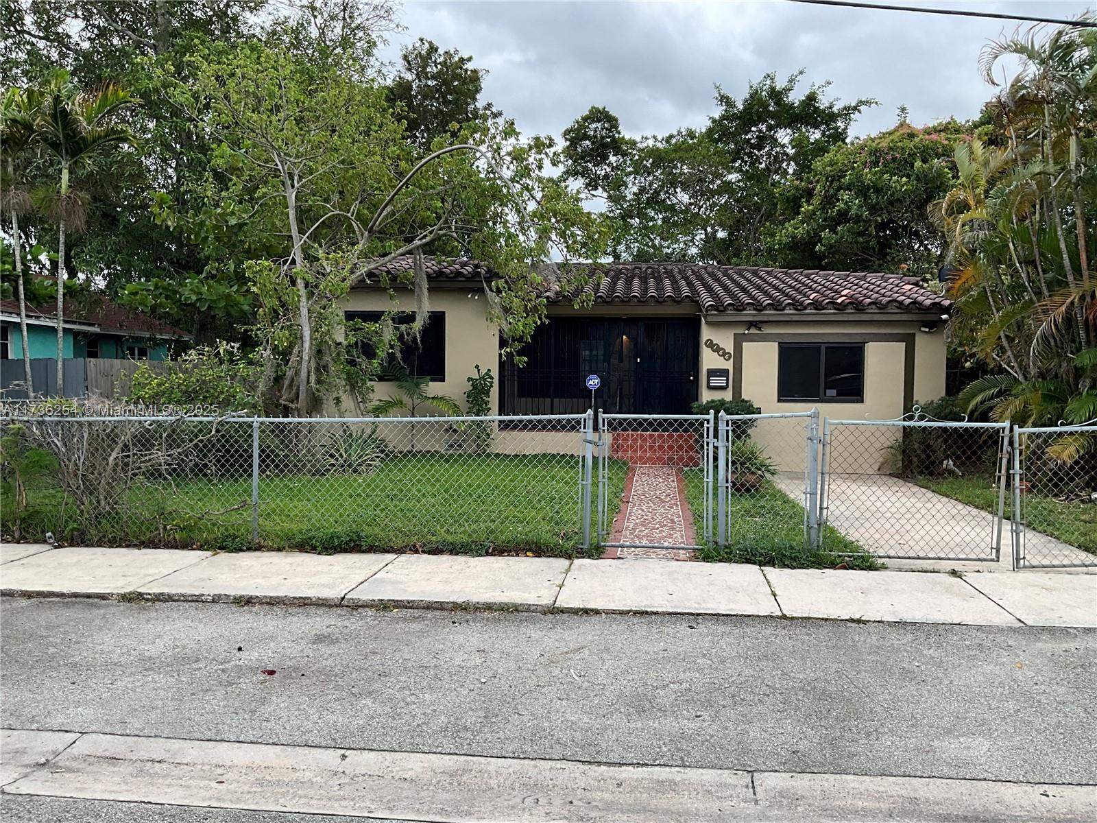 CRESTWOOD - Residential