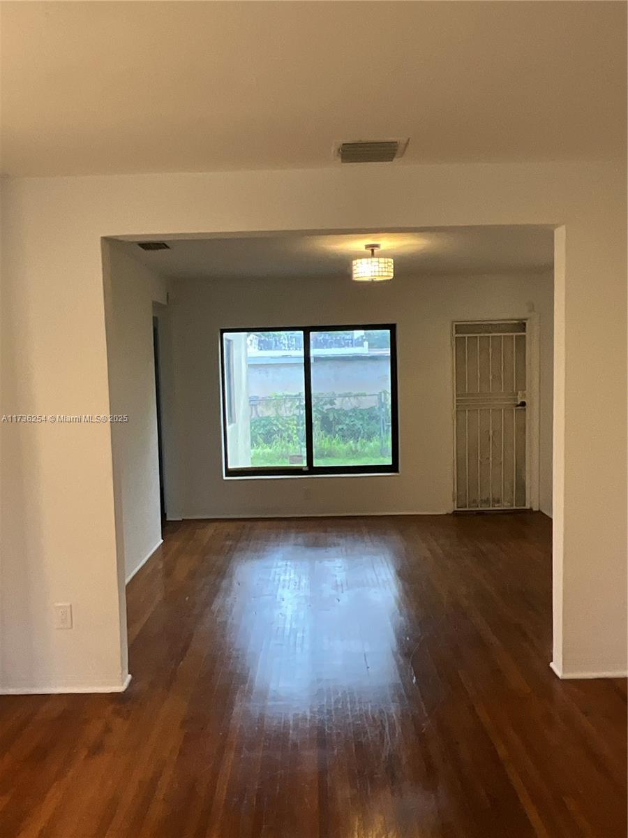 CRESTWOOD - Residential