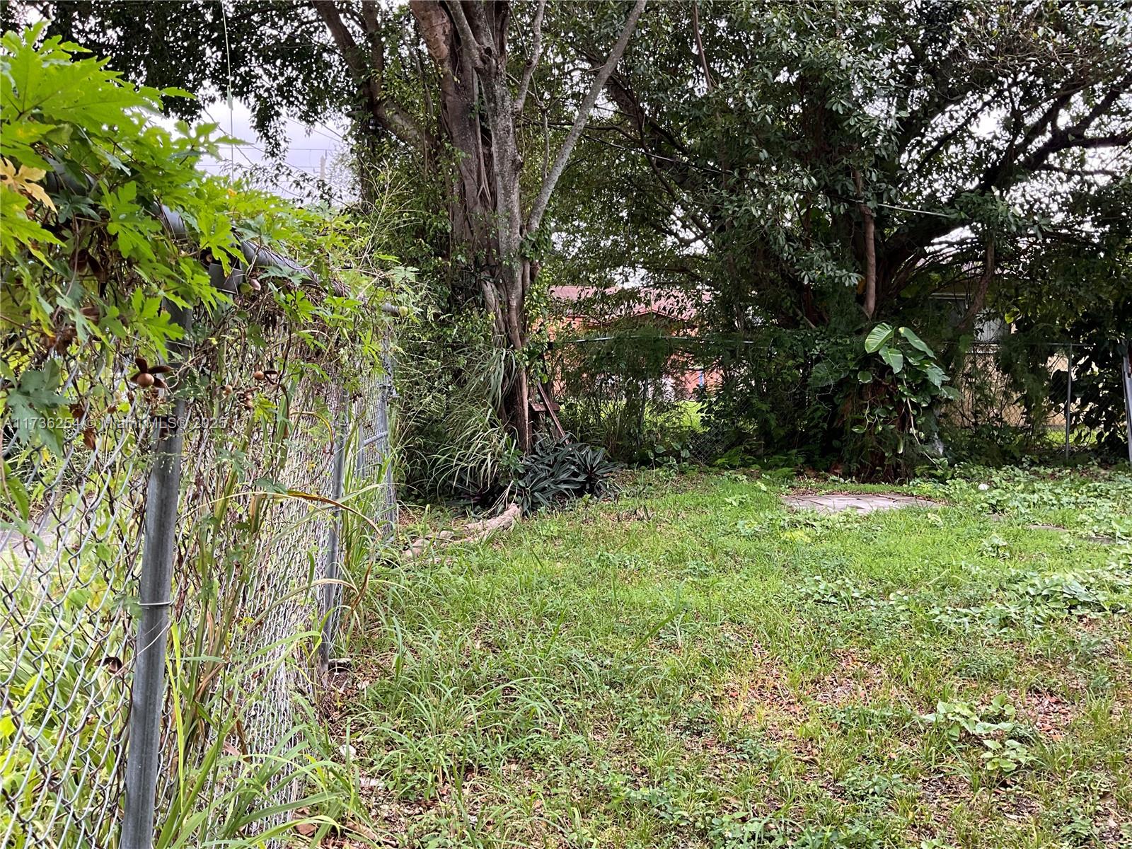 CRESTWOOD - Residential