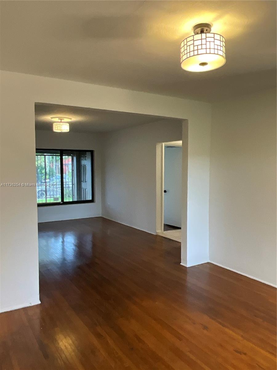CRESTWOOD - Residential