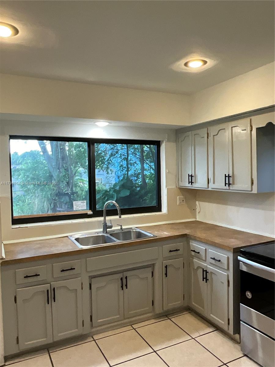 CRESTWOOD - Residential