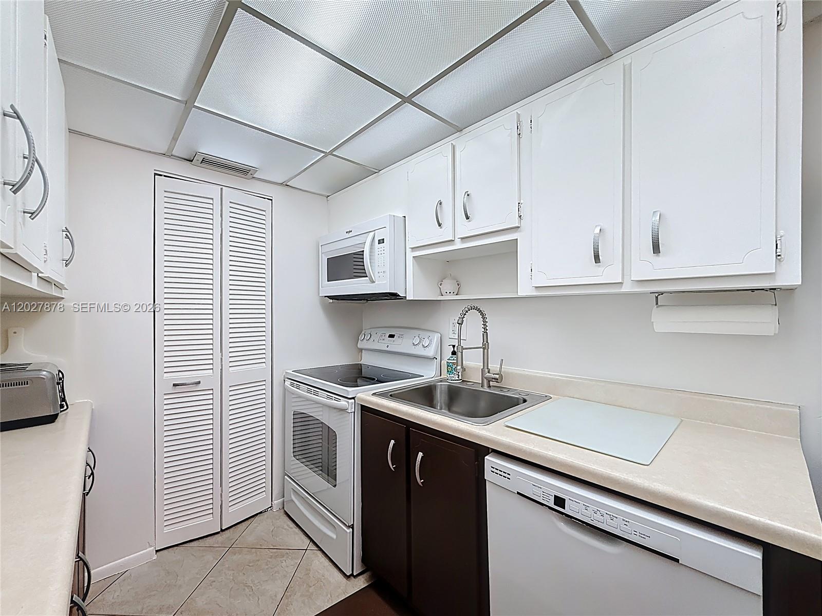 LE CARTIER CONDO - Residential