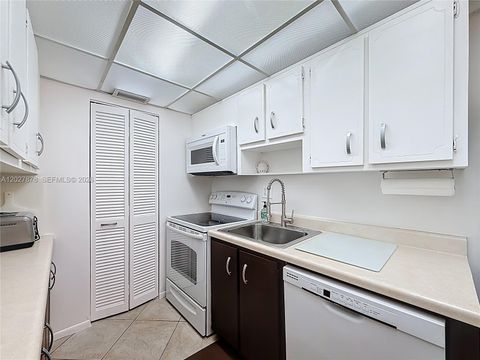 Tiny photo for 201 178th Dr #315, Sunny Isles Beach, FL 33160 (MLS # A12027878)