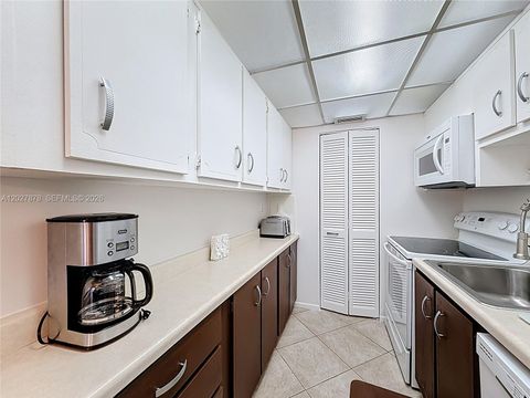 Tiny photo for 201 178th Dr #315, Sunny Isles Beach, FL 33160 (MLS # A12027878)