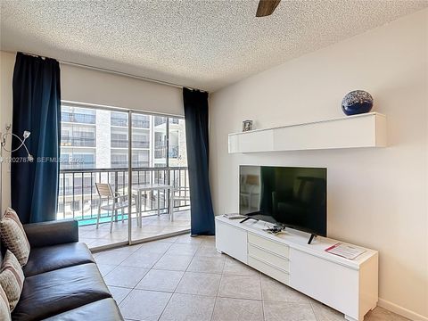 Tiny photo for 201 178th Dr #315, Sunny Isles Beach, FL 33160 (MLS # A12027878)