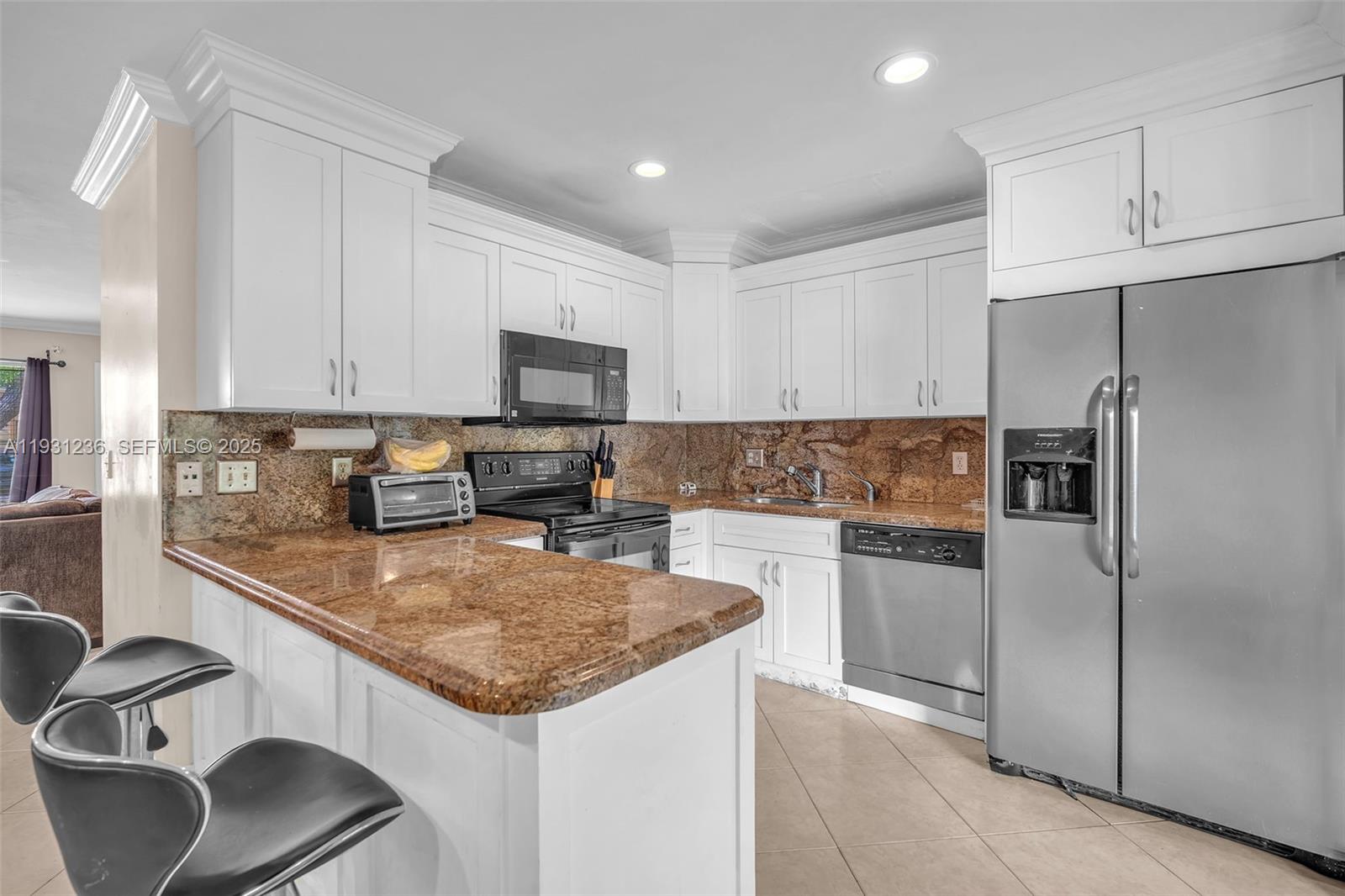 VILLAGE AT BLUE LAKE COND - Residential