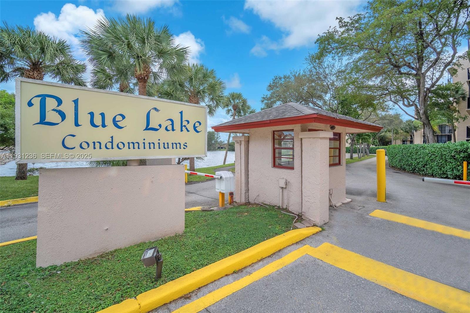 VILLAGE AT BLUE LAKE COND - Residential