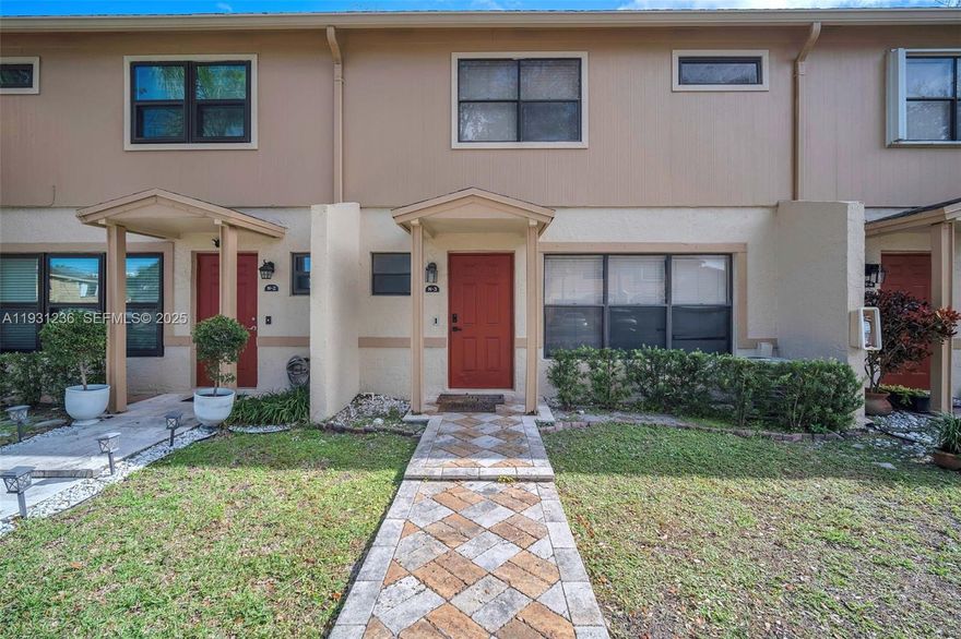 Location Location! Don't miss out on this gen locate in Pompano Beach. This beauty consist of 3 bedrooms 2 .5 bath. It features title floors, " beautiful kitchen with backsplash"stainless steel appliances:. this home is in great condition. seller is ready to close.
this is a MUst see!!