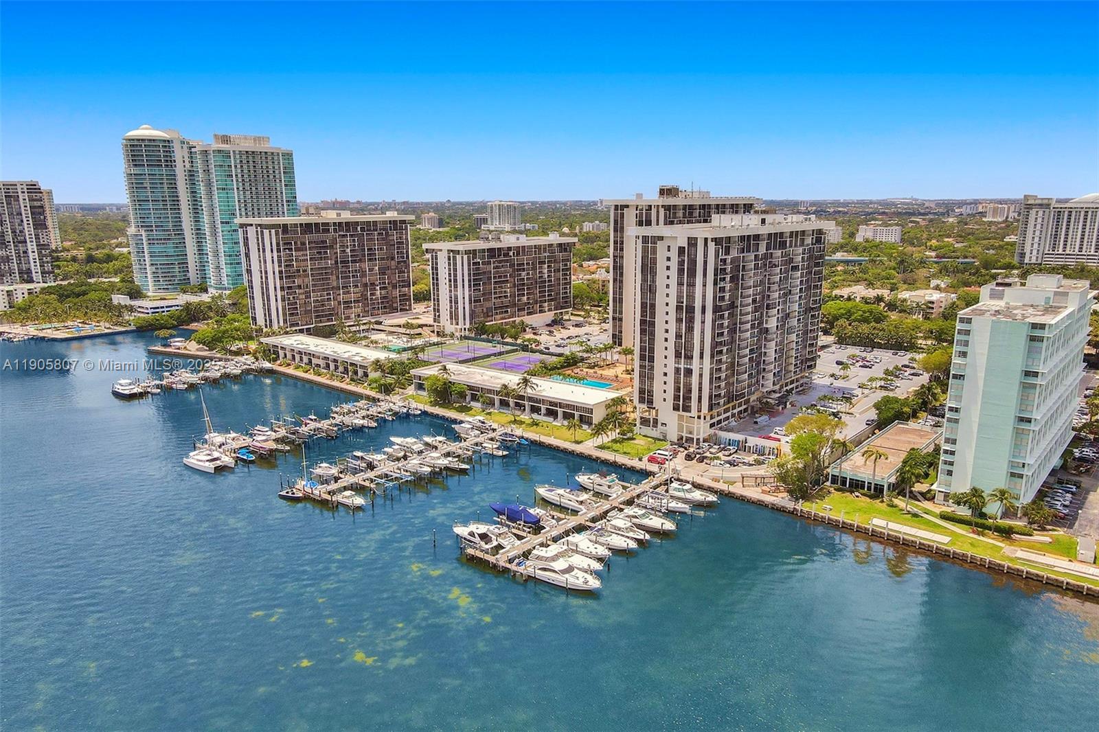 BRICKELL PLACE CONDO - Residential Lease