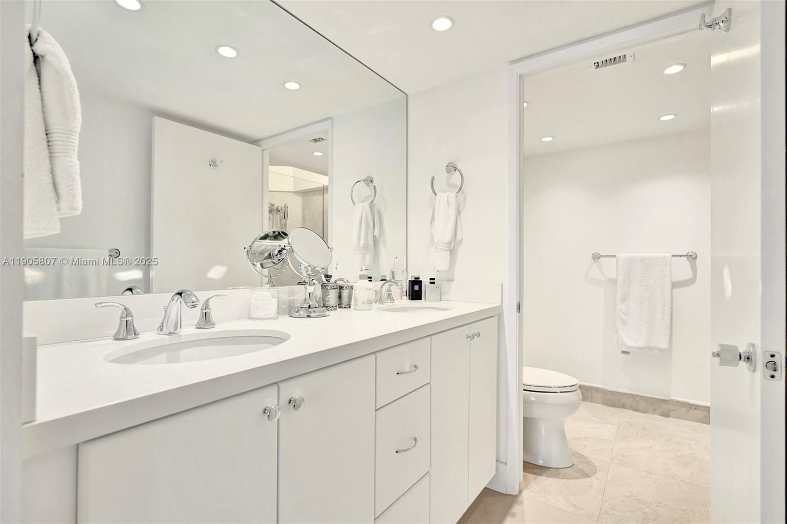 BRICKELL PLACE CONDO - Residential Lease