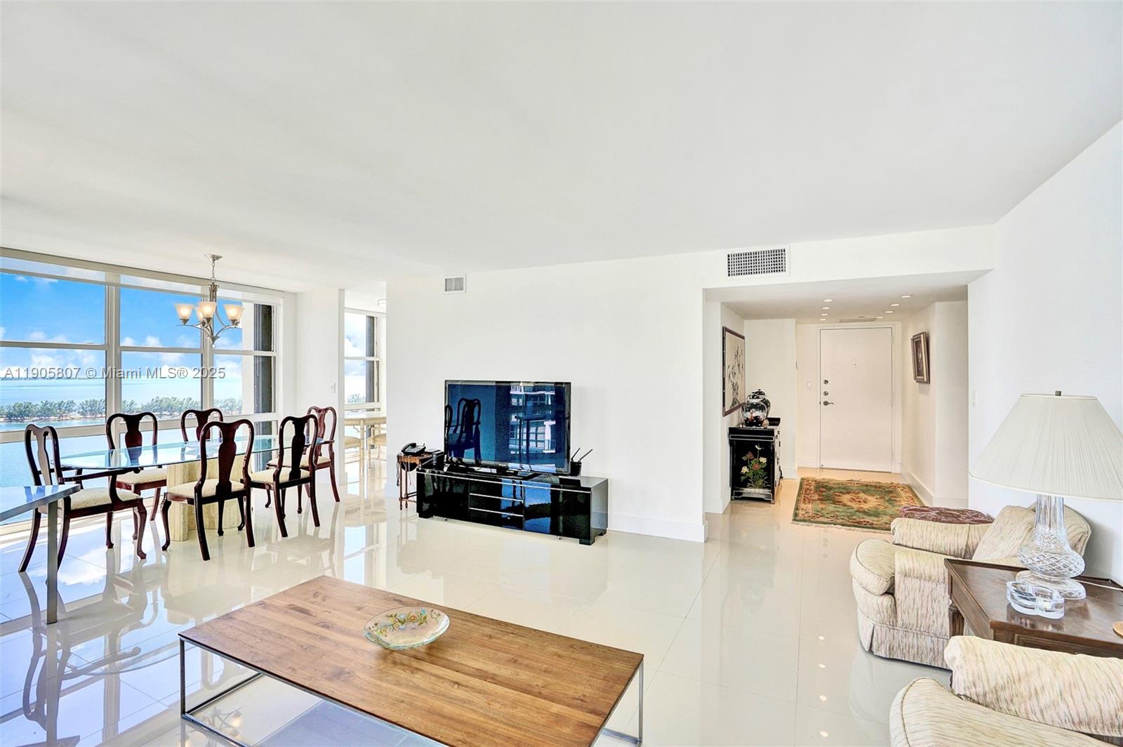 BRICKELL PLACE CONDO - Residential Lease