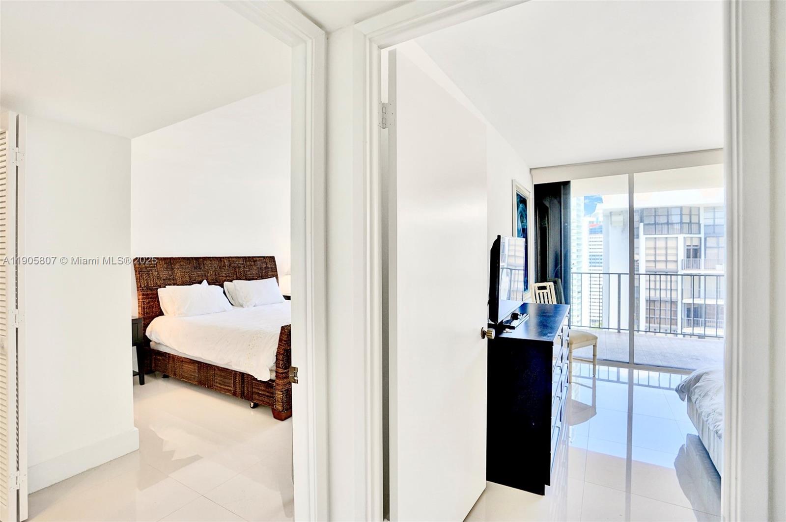 BRICKELL PLACE CONDO - Residential Lease