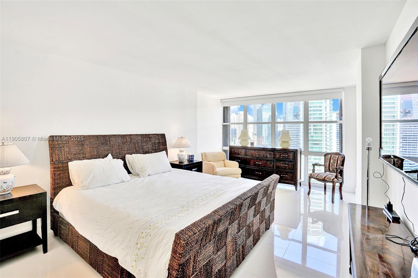 BRICKELL PLACE CONDO - Residential Lease