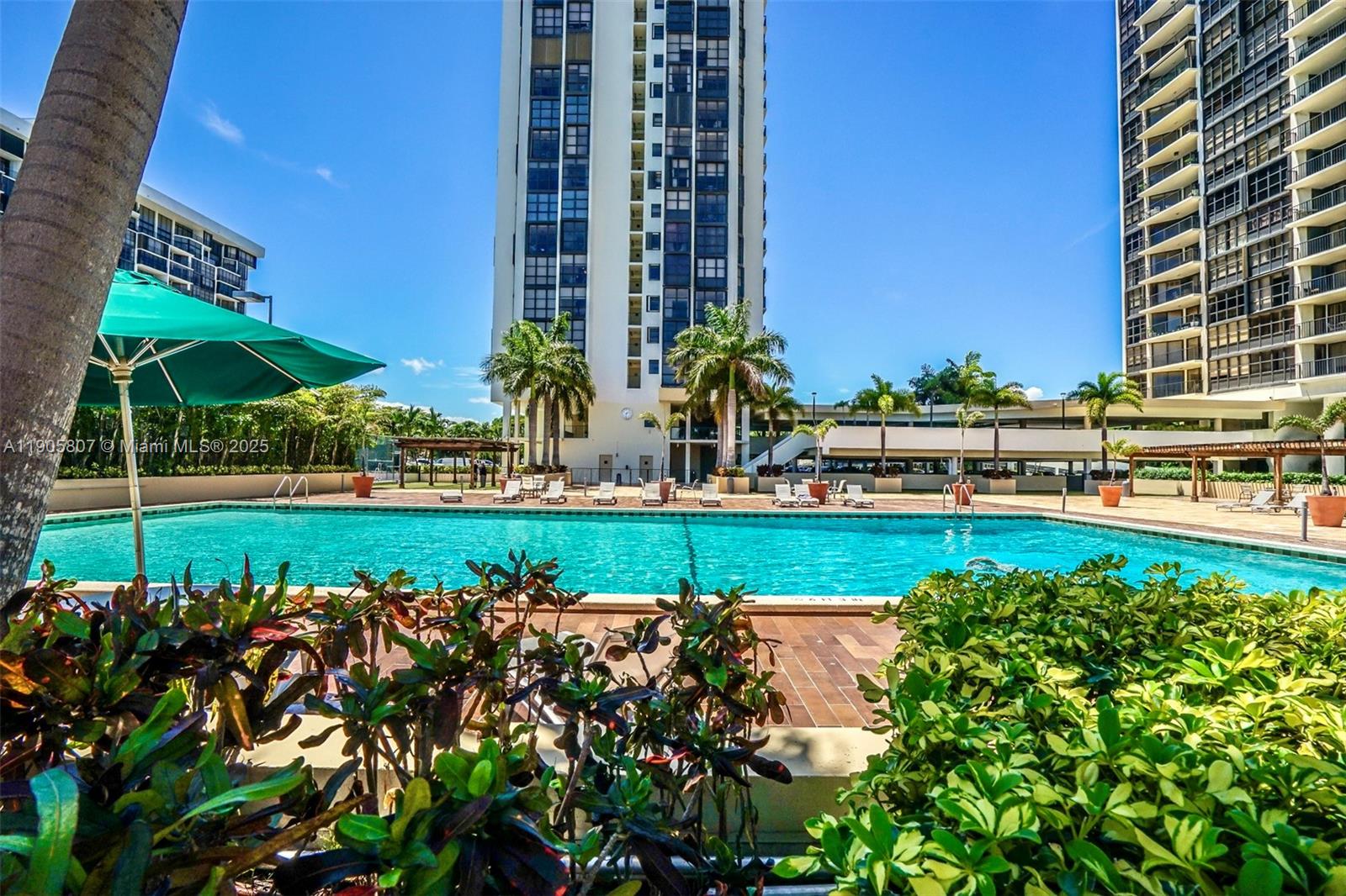 BRICKELL PLACE CONDO - Residential Lease