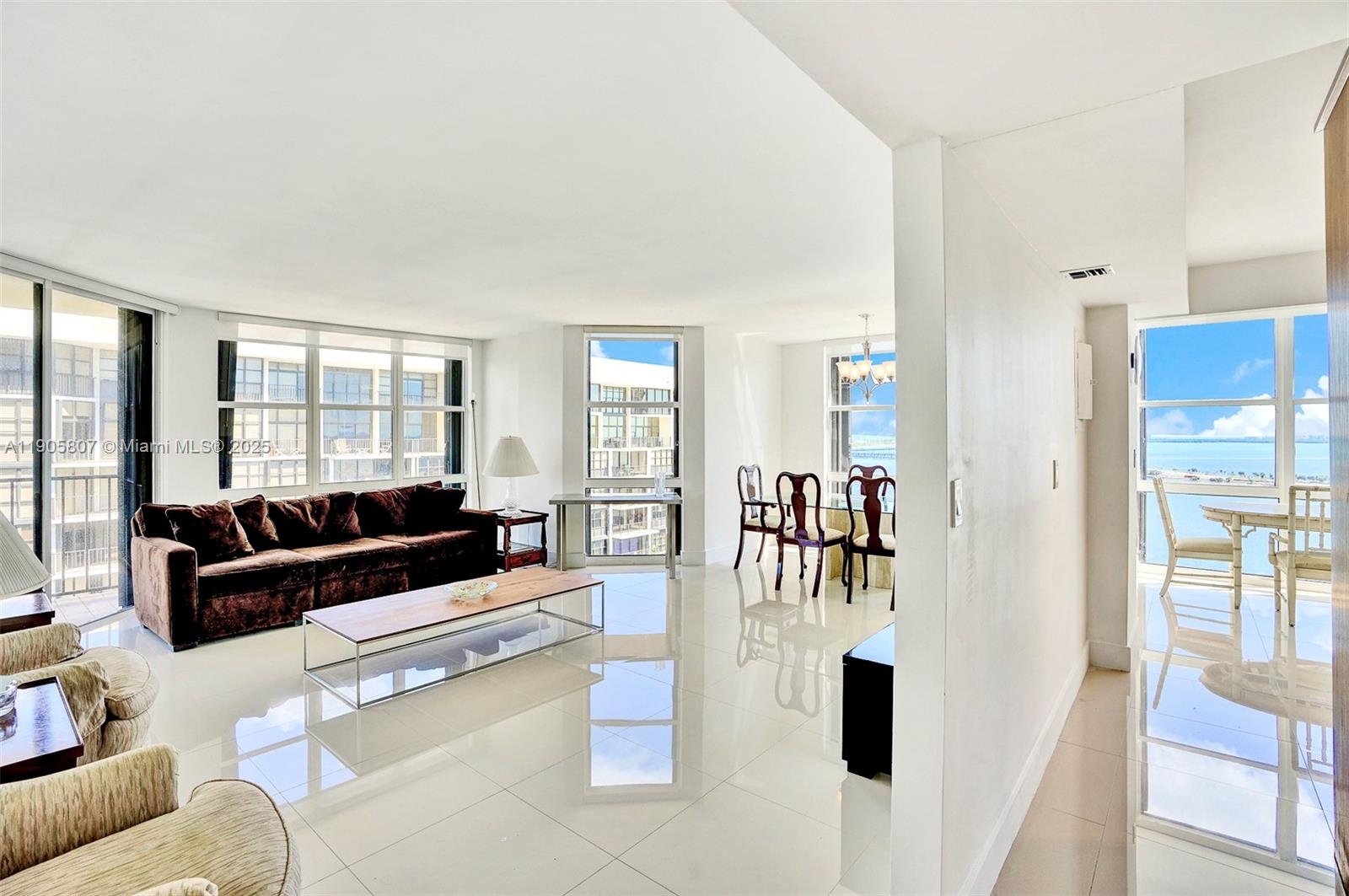BRICKELL PLACE CONDO - Residential Lease