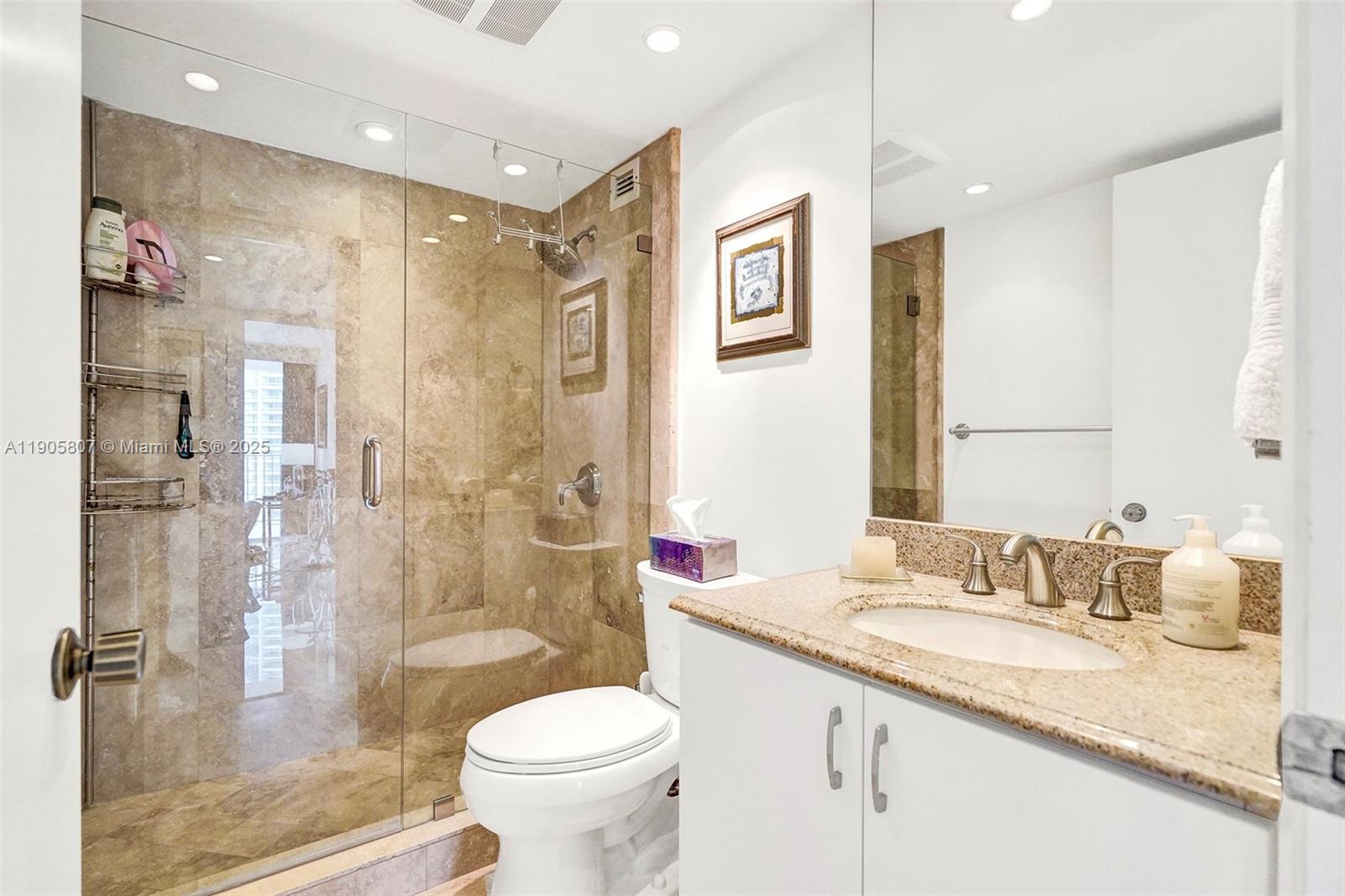 BRICKELL PLACE CONDO - Residential Lease