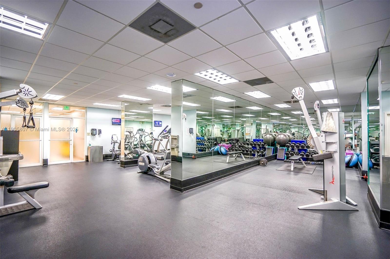 BRICKELL PLACE CONDO - Residential Lease